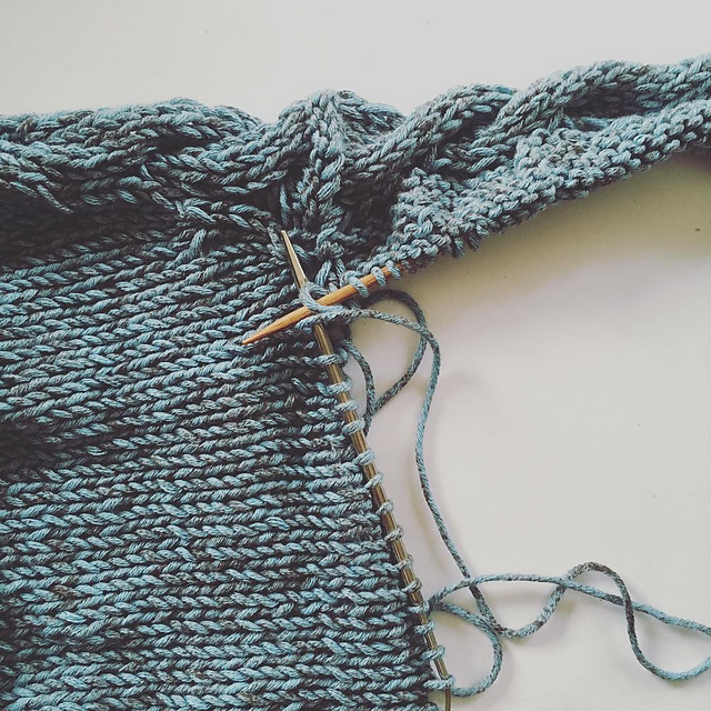 Accidents happen: creating new methods for knitting Faroese shawls trying to create a crescent shawl