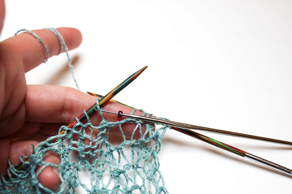Beaded knitting: how to apply beads using a crochet hook