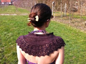 Priscilla shawl knitting pattern by Julia Riede