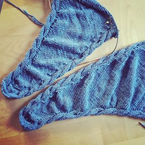 Accidents happen: creating a construction method for Faroese shawls ... by accident