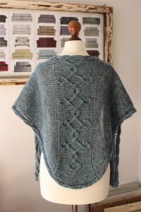 Aegean Sea shawl knitting pattern by Julia Riede