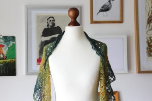 Tahiti shawl by Julia Riede